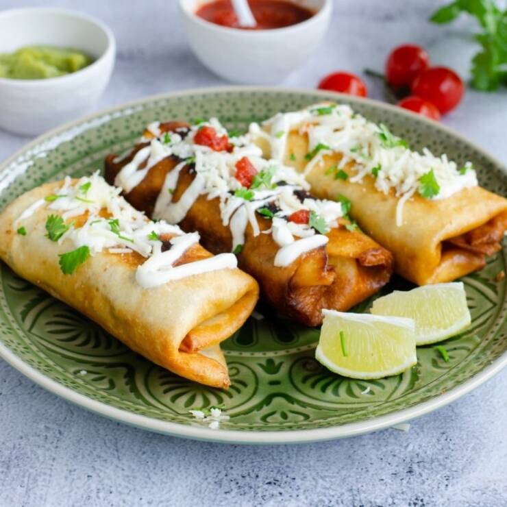 CHIMICHANGAS DE CARNE