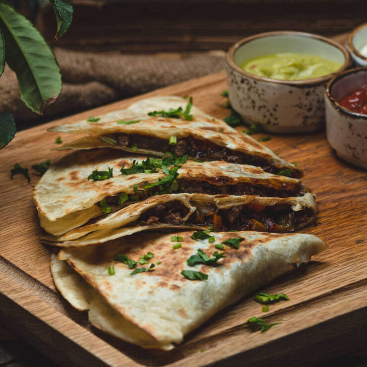 QUESADILLAS DE CARNE